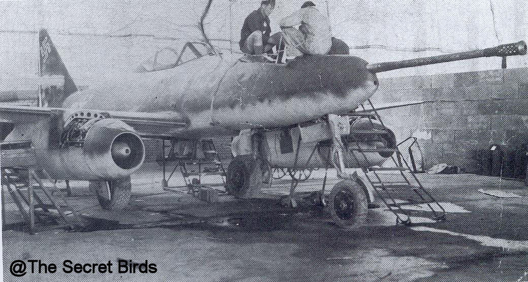 http://the.secret.birds.free.fr/messerschmitt/Me262A-1-U4_avec_MK214.jpg